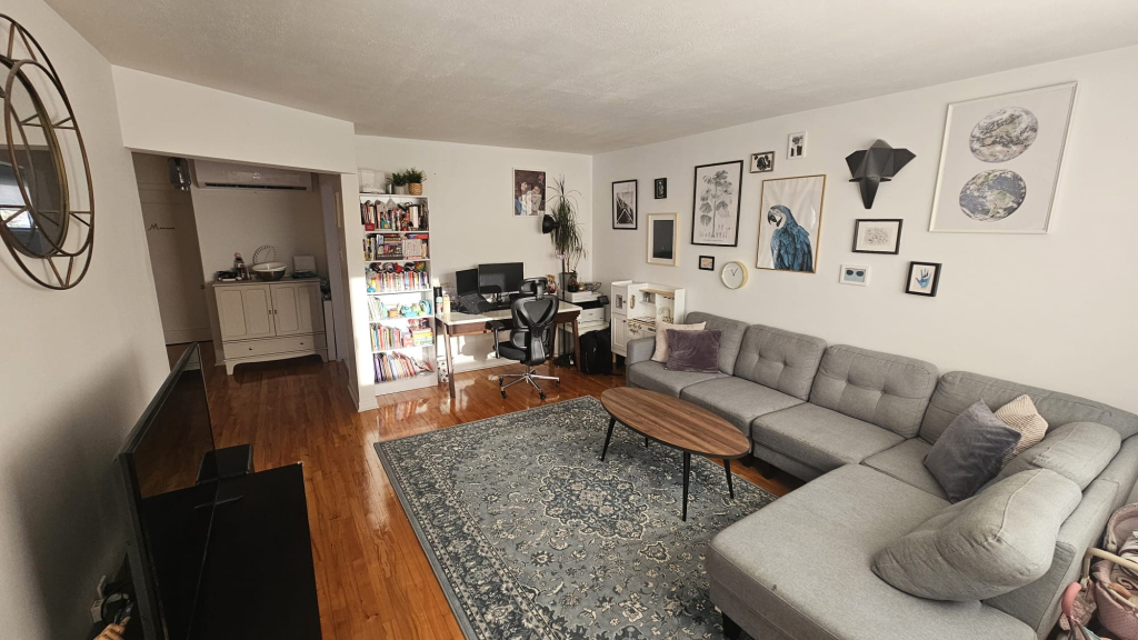 Apartment 5 1/2 | 2937119