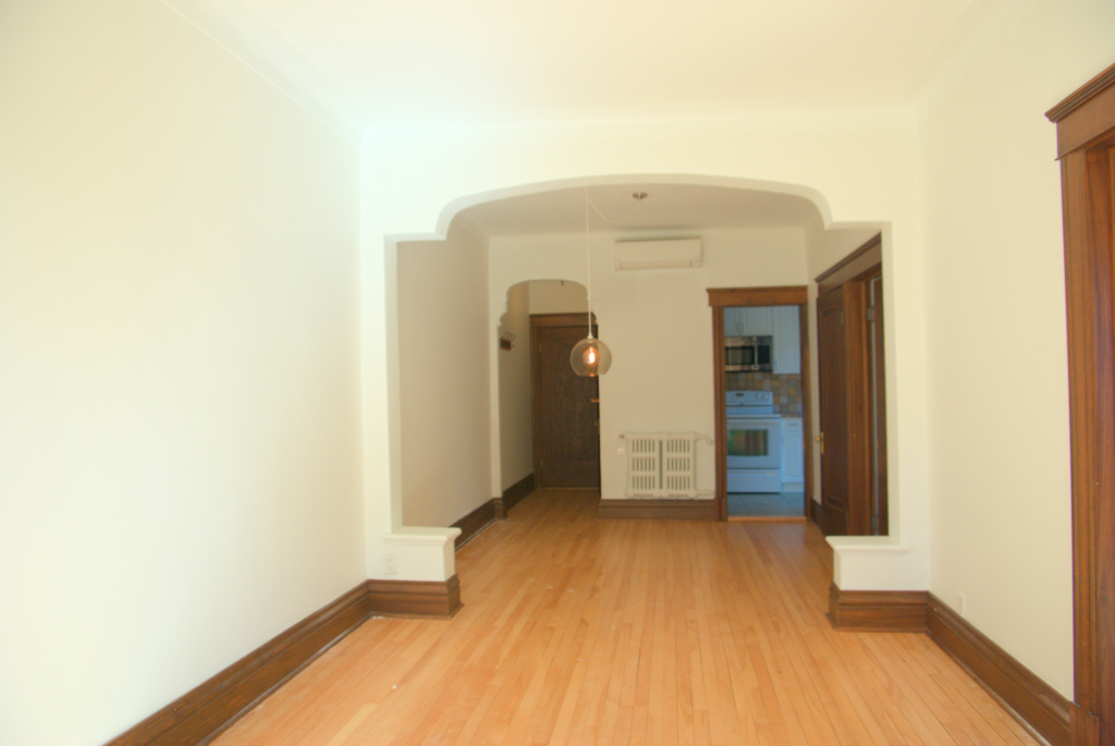 OUTREMONT | 2937171