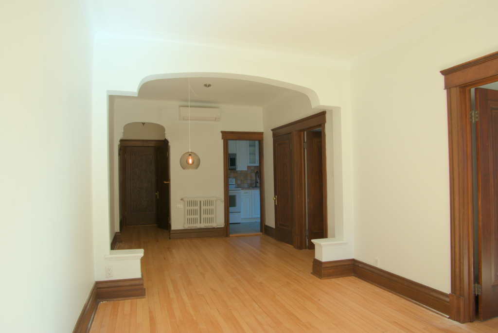 OUTREMONT | 2937171