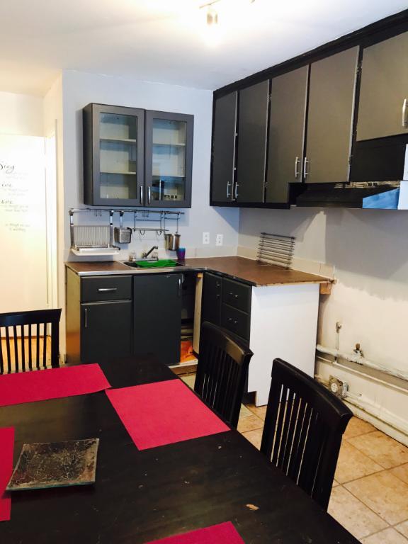 TRES GRAND 41/2 DANS LE HAUT DE COTE DES NEIGES LIMITE OUTREMONT ET VILLE MONT -ROYAL | 2937546