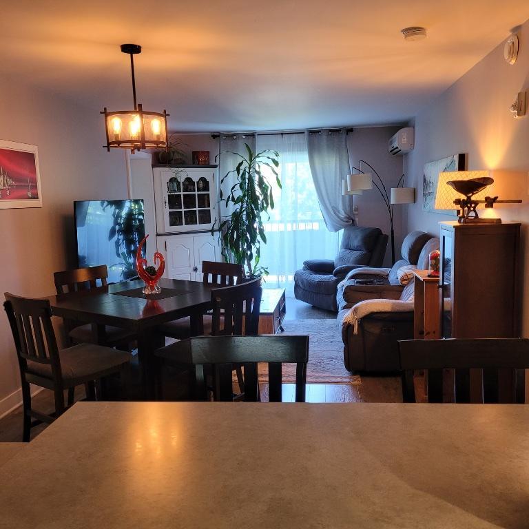 Beau grand 5 1\2 style condo | 2937553