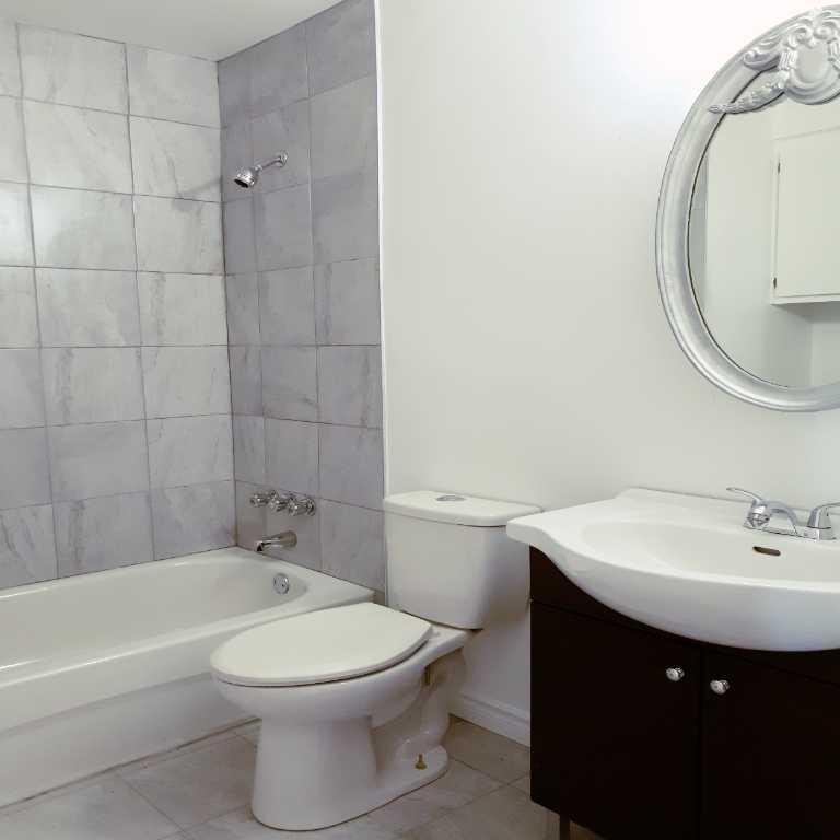 Nouveau-Rosemont Grand 4 1/2 rénové haut triplex | 2937554