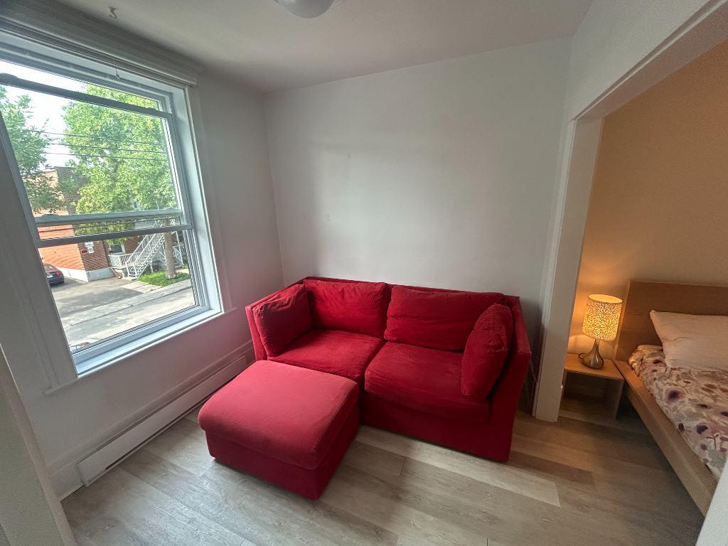 🏡 3 ½ Meublé à Louer – Rosemont – Vivez au-dessus du Jardin Botanique! | 2937560