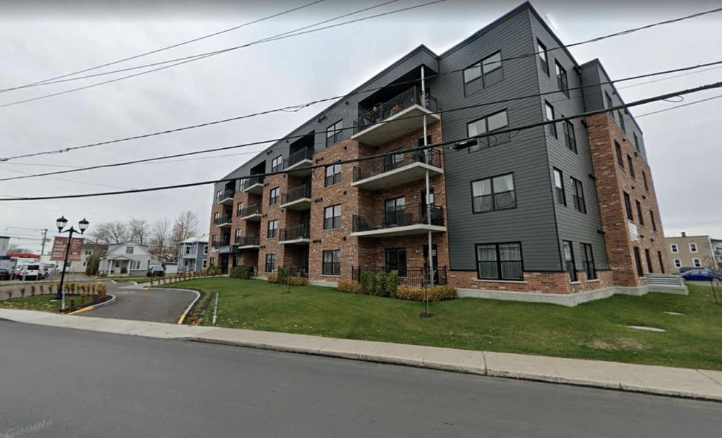 Grand Condo 4 1/2 Luxueux Avec Garage | 2937595
