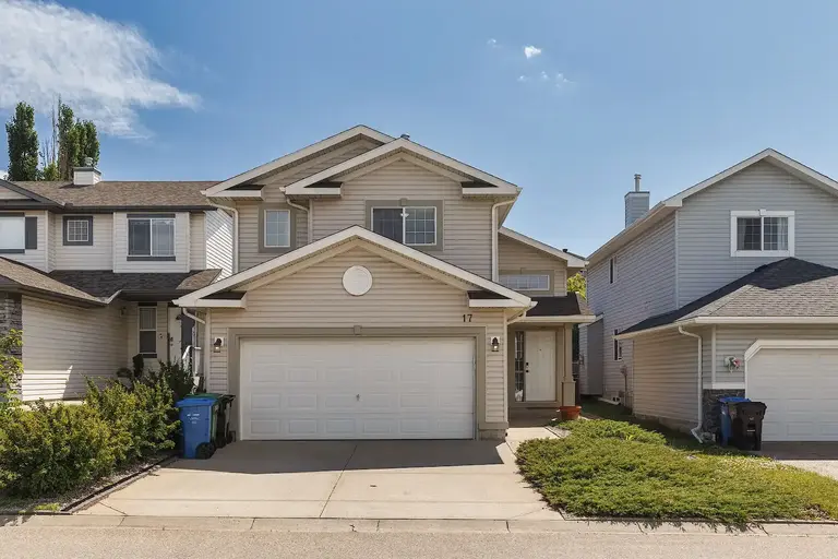 Luxurious Living in Royal Oak! Fully Furnished 4 Bed, 3 Bath Home with Double | Calgary | 2937775