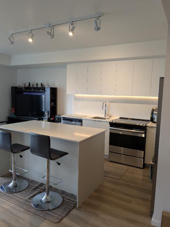 Lebourgneuf LB9 phase 3 grand 3 pieces et demi avec espace bureau cession de bail libre maintenant fin bail février 2026 | 2937862