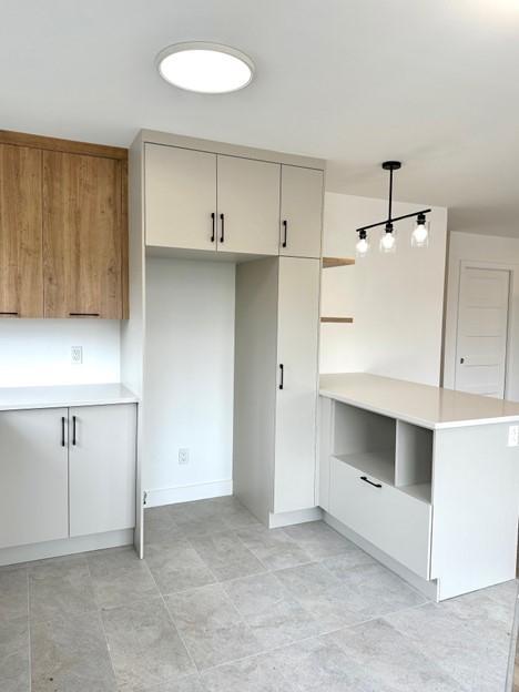 Premier mois gratuit - 5 ½ avec1 stationnement intérieur inclus !! | 2952969