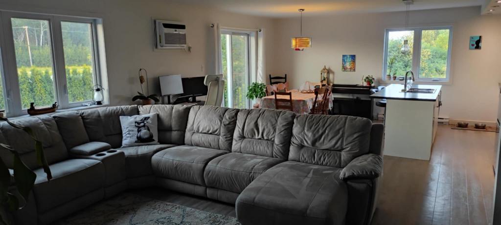 Grand 5 1/2 récent sur 2 étages à Richelieu | 2937956