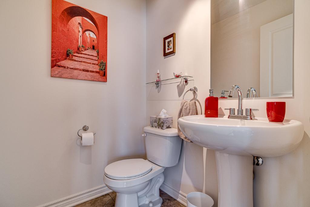 TRÈS GRAND 7 ½ - 2 étages (style maison de ville) + sous-sol À PRÉVOST | 2937973