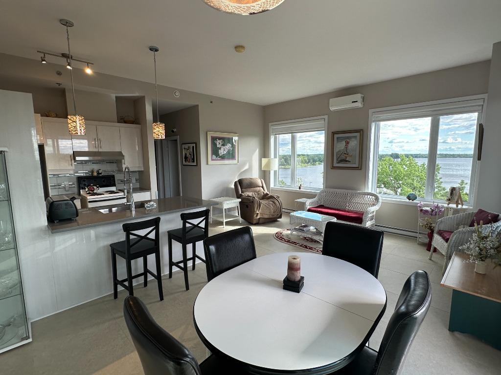 Condo à louer | 2937984