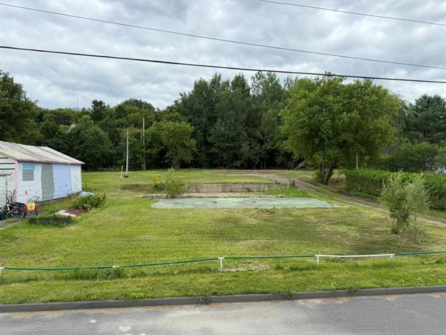 Danville (Estrie) : Grand terrain pour construction multi-logement | 2939434