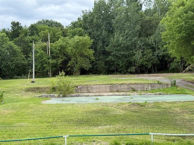 Danville (Estrie) : Grand terrain pour construction multi-logement | 2939434