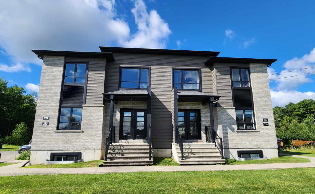 4 ½ HAUT DE GAMME | FLEURIMONT | AOÜT | 2938508