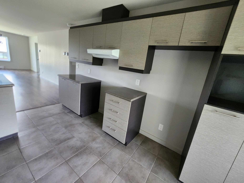4 ½ HAUT DE GAMME | FLEURIMONT | AOÜT | 2938508