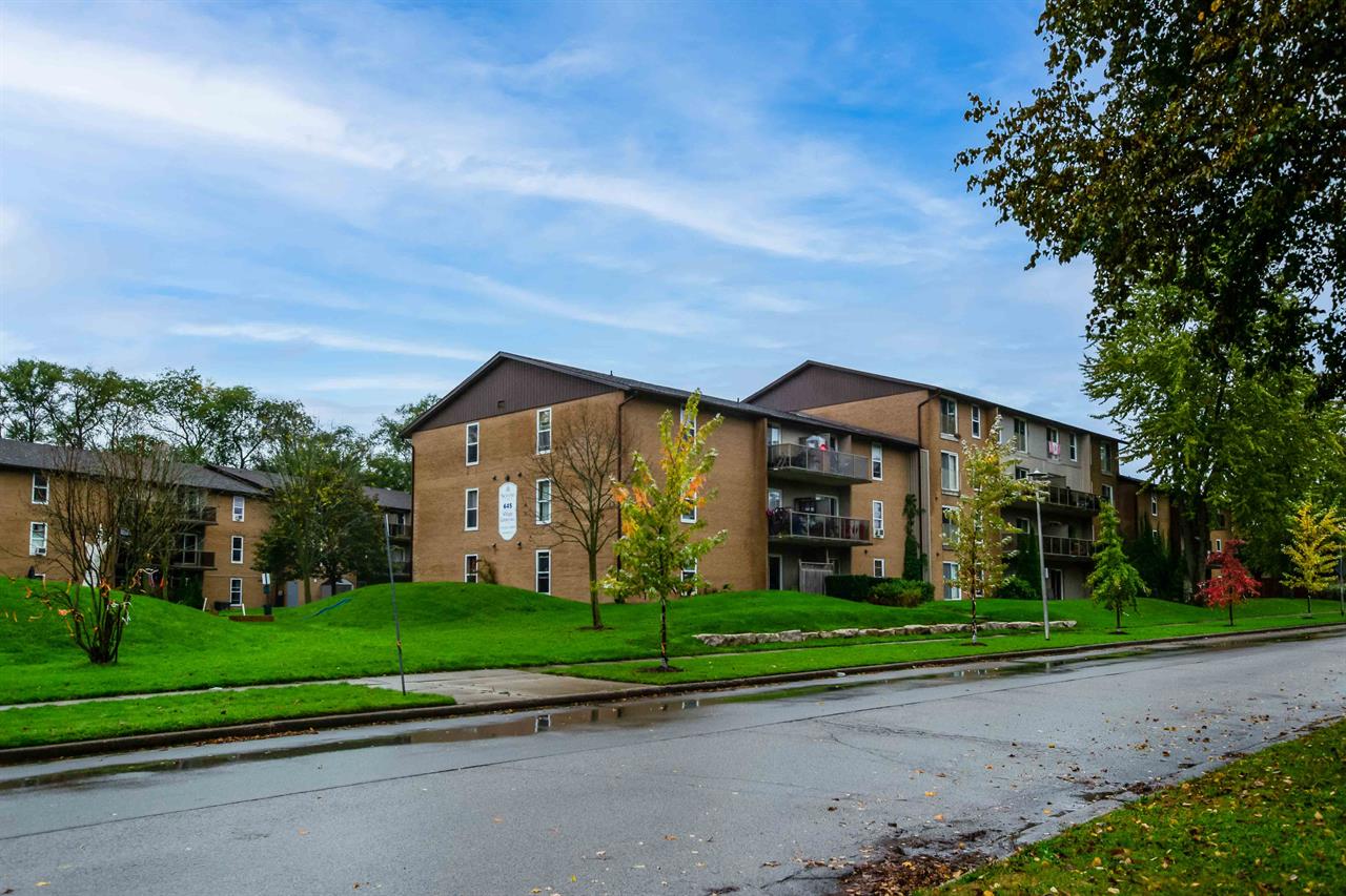 Park Place on Village Green Apartments | 2939888