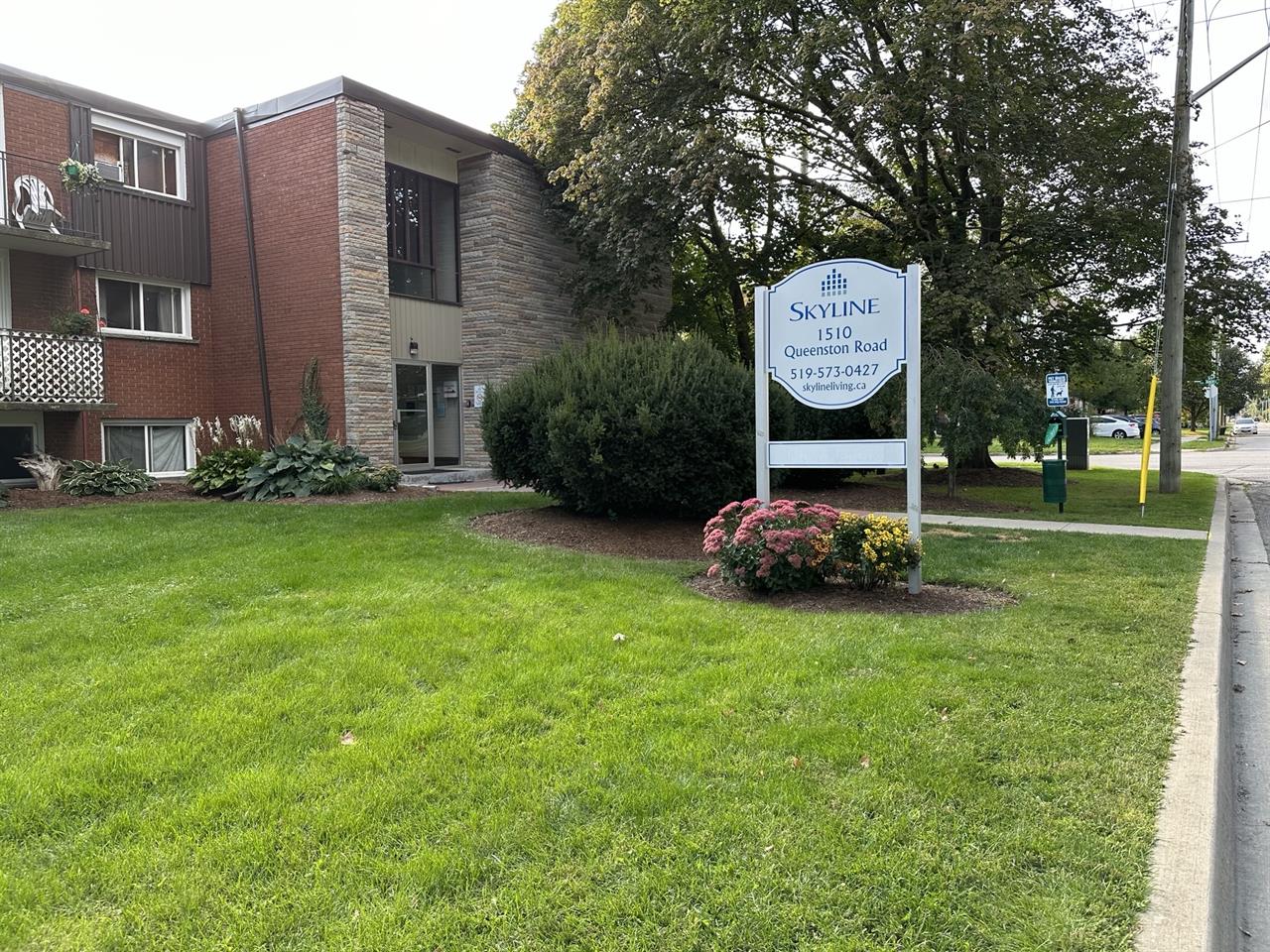 Queenston Apartments | 2938609
