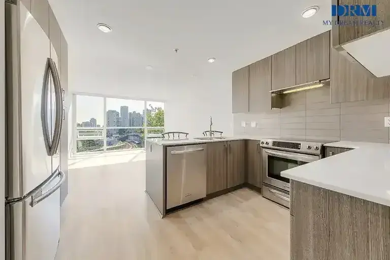 D225 - Modern 1-Bedroom with Stunning River Views – Available Now! | 125 Columbia Street, New Westminster | 2938805