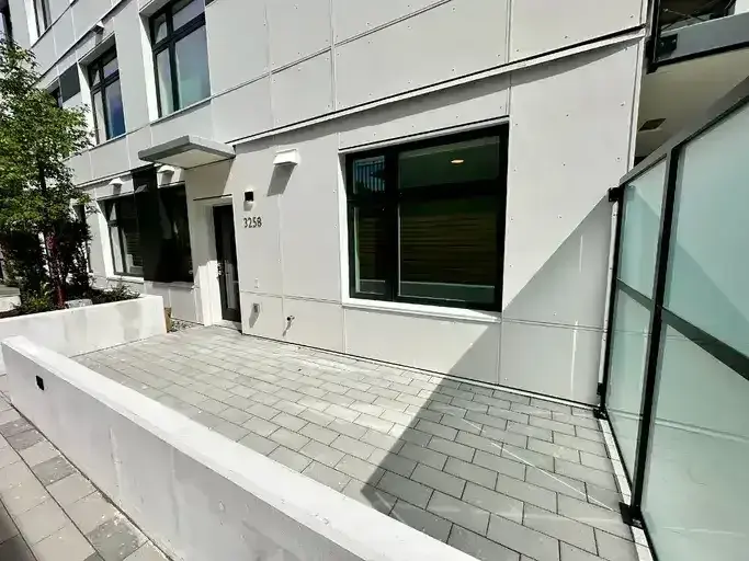 (DPMonline.ca) Brand New Air-Conditioned 1 bed w/ Flex Space + Big Patio! | 3256 Vanness Avenue, Vancouver | 2938807