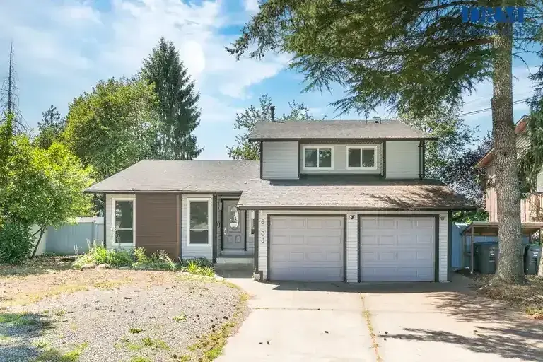 D222 - Bright & Updated 3-Bedroom, 2.5-Bath Home in Quiet Surrey Neighborhood! | 6303 181A Street, Surrey | 2938810