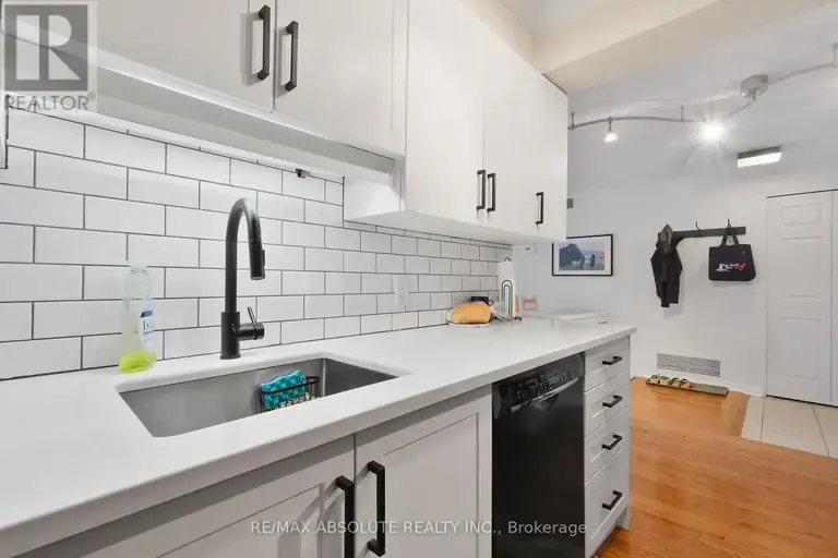 307 - 429 SOMERSET STREET W | 307 - 429 SOMERSET STREET W, Ottawa | 2939393