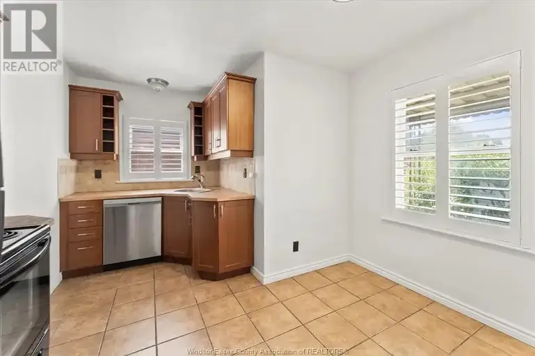 852 BUCKINGHAM ROAD Unit# 1 | 852 BUCKINGHAM ROAD Unit# 1, Windsor | 2939538