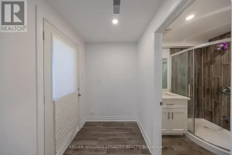BASEMENT - 60 CARIA COURT | BASEMENT - 60 CARIA COURT, Vaughan | 2939581