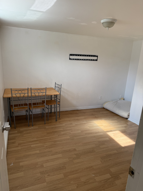 À Louer Pour Le 1er Août | 2939778