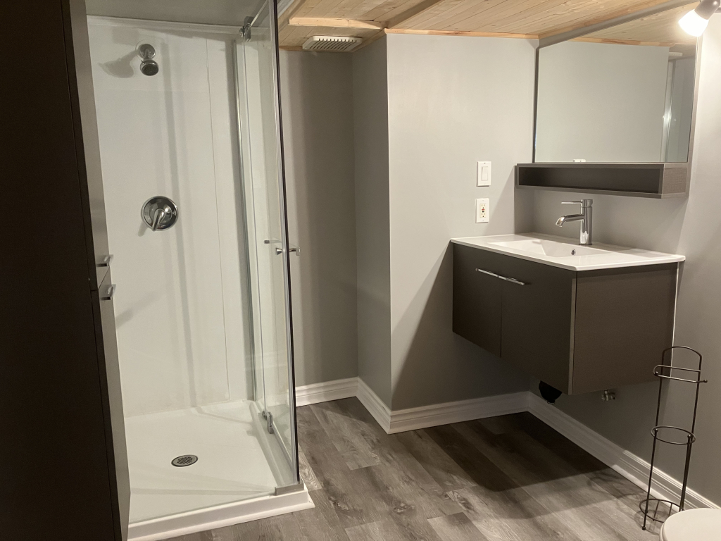 Logis Moderne - Une Chambre à Coucher | 2939796