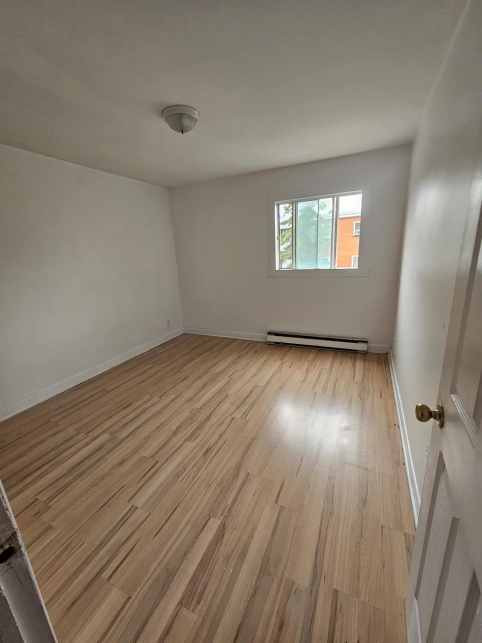 (Hull) Spacieux Logement De 2 Chambres | 2939800