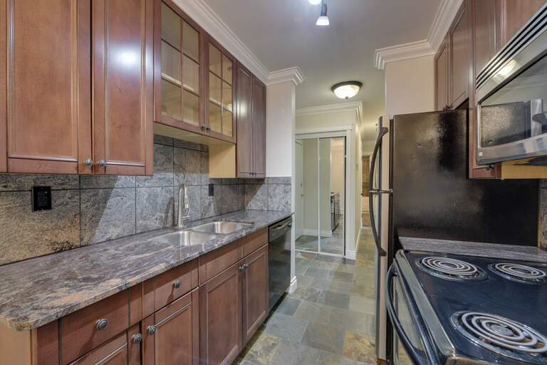 Tara Woods | 10225 117 Street, Edmonton | 2940468