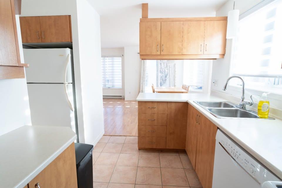 Grand condo lumineux a louer St- hubert 4 1/2 | 2940483
