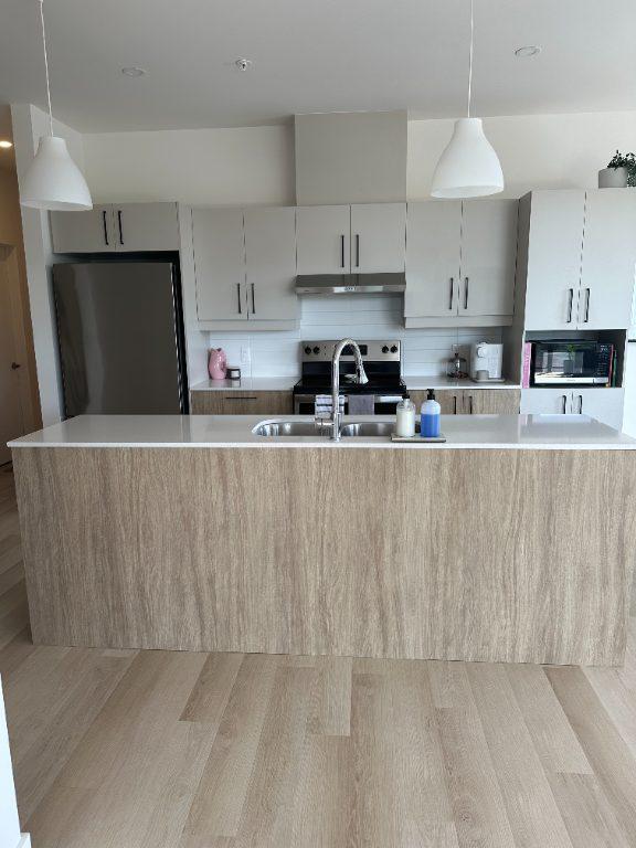 Superbe Condo, 4 1/2, très ensoleillé, garage et ascenseur, 1150 pc, Deux-Montagnes | 2940485