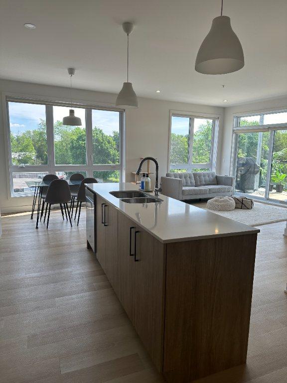 Superbe Condo, 4 1/2, très ensoleillé, garage et ascenseur, 1150 pc, Deux-Montagnes | 2940485