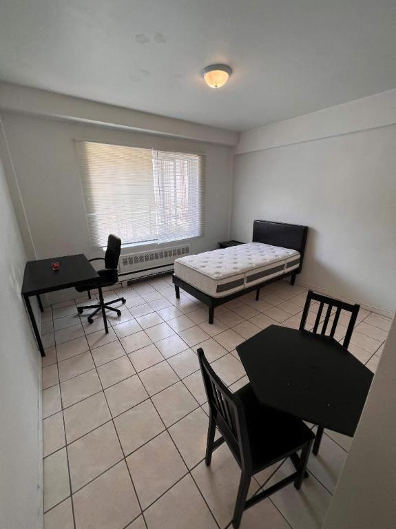 STUDIO SPACIEUX AVEC VUE SUR UN LUXURIANT JARDIN PRIVÉ RENOVE | 2940892