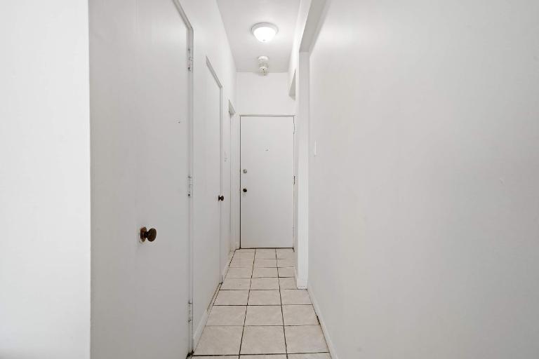 STUDIO SPACIEUX AVEC VUE SUR UN LUXURIANT JARDIN PRIVÉ RENOVE | 2940893