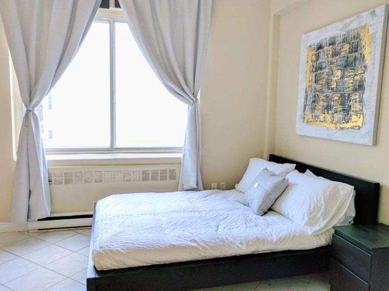 STUDIO RENOVE AVEC VUE IMPRENNABLE SUR UN JARDIN PRIVÉ | 2940900