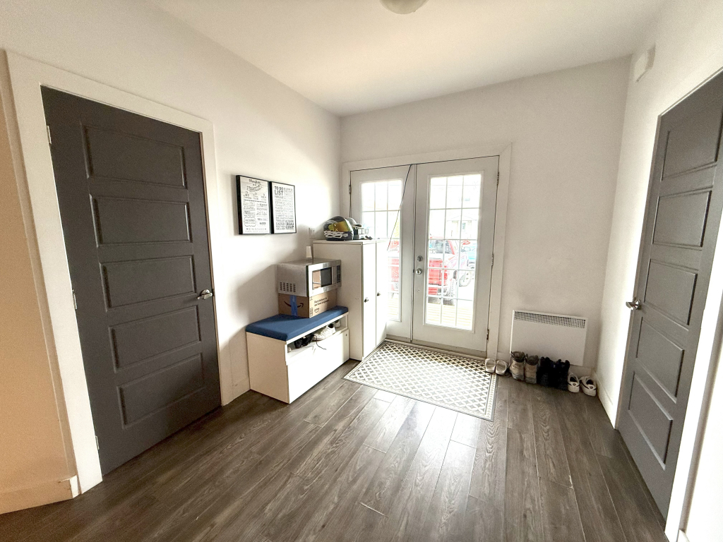 Très Grand Et Spacieux 5 Et Demi Saint-E | 2940949