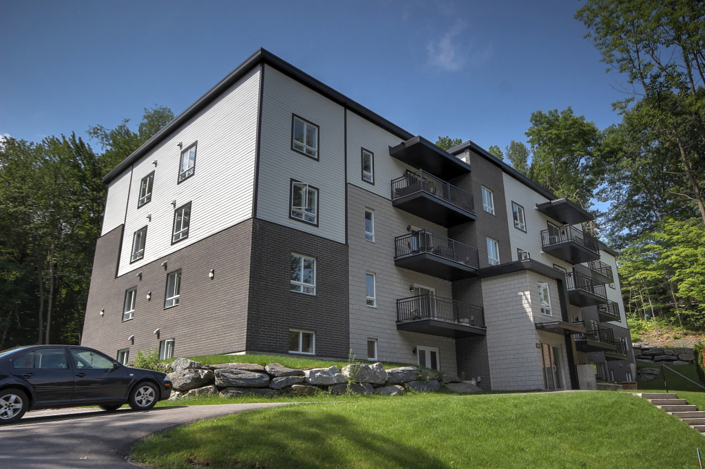 Grand 3 1/2 Disponible Maintenant | 2940960