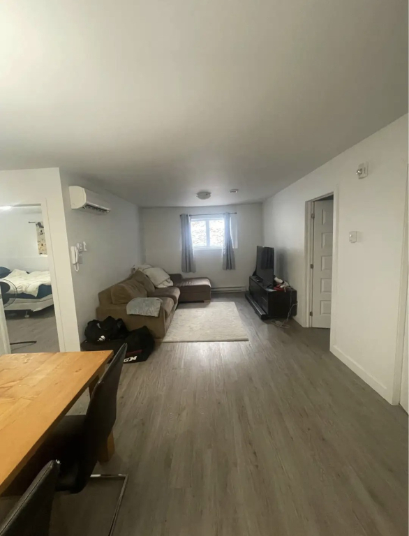 Grand 3 1/2 Disponible Maintenant | 2940960