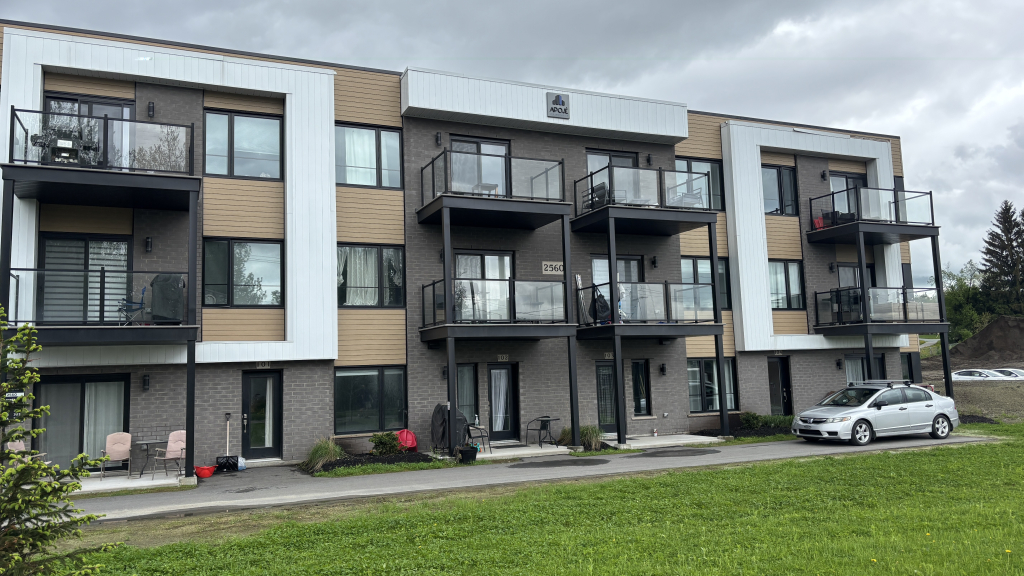 MAGNIFIQUE 4½ |CONSTRUCTION RÉCENTE | 2940968