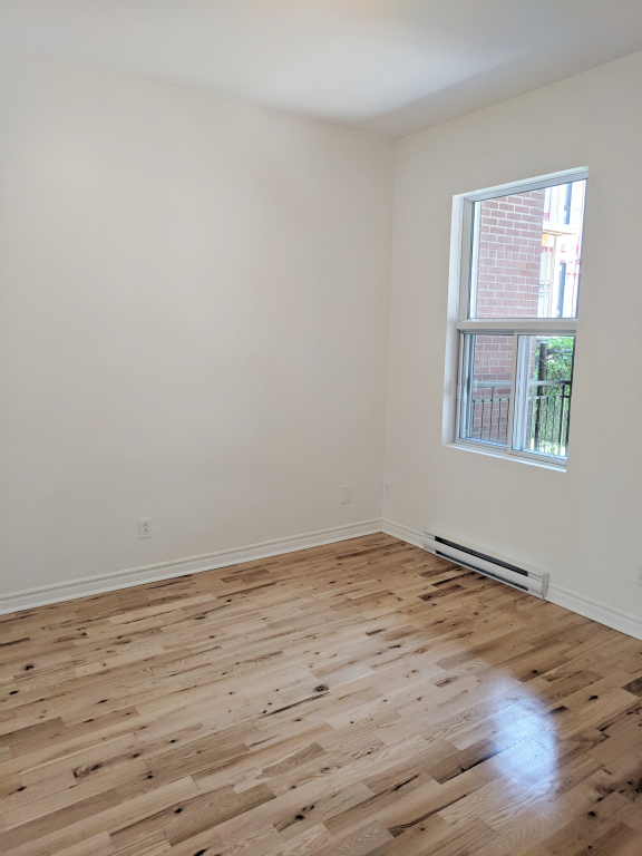 Appartement 4 1/2 Près De Métro Charlevo | 2941013
