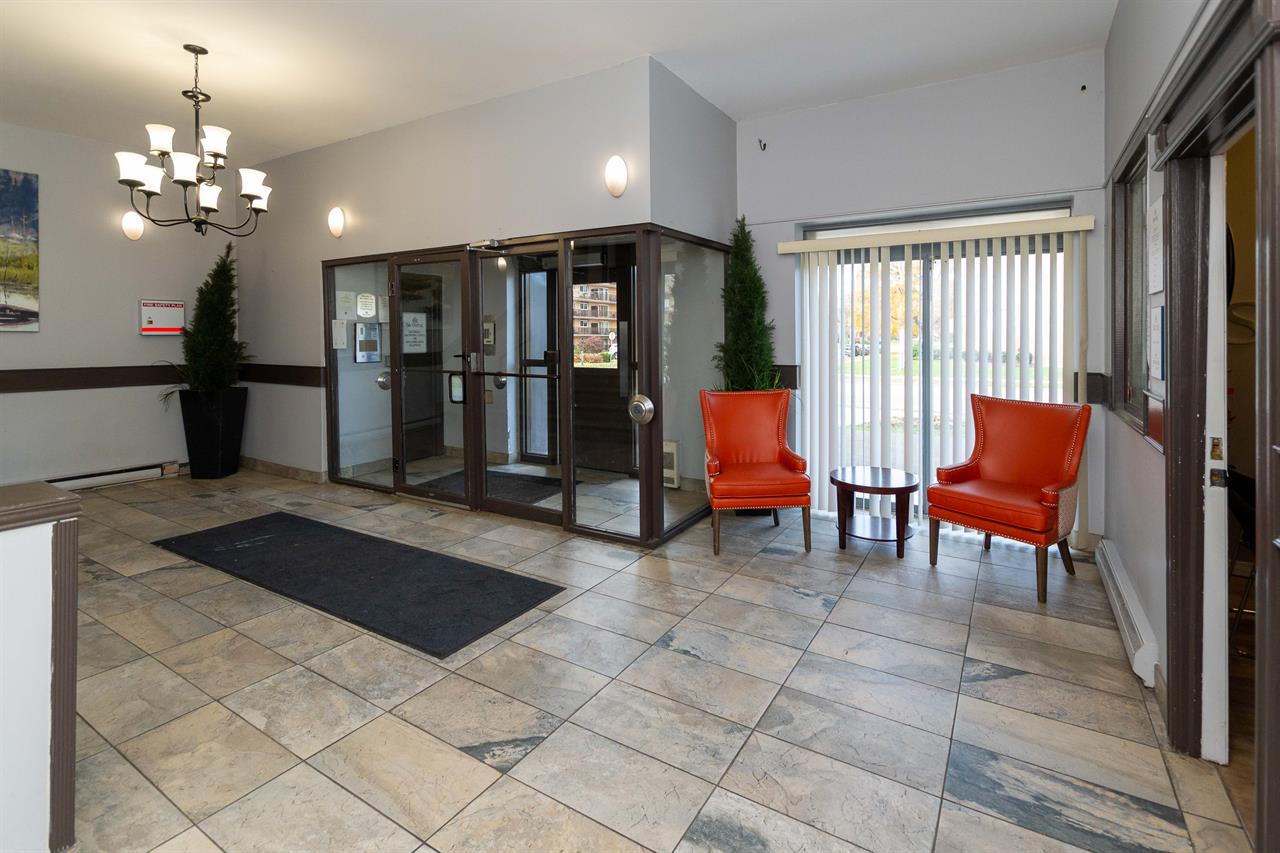 Regal Tower Apartments - Sarnia | 2941066