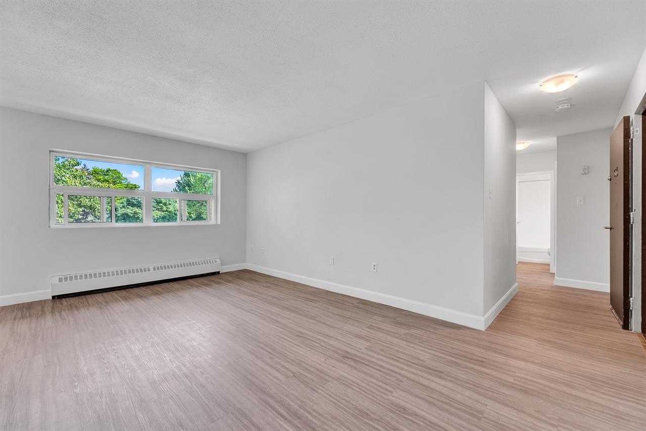 Huron Gardens Apartments | 2941067
