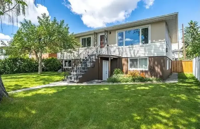 5 Bedroom Home | Calgary | 2941317
