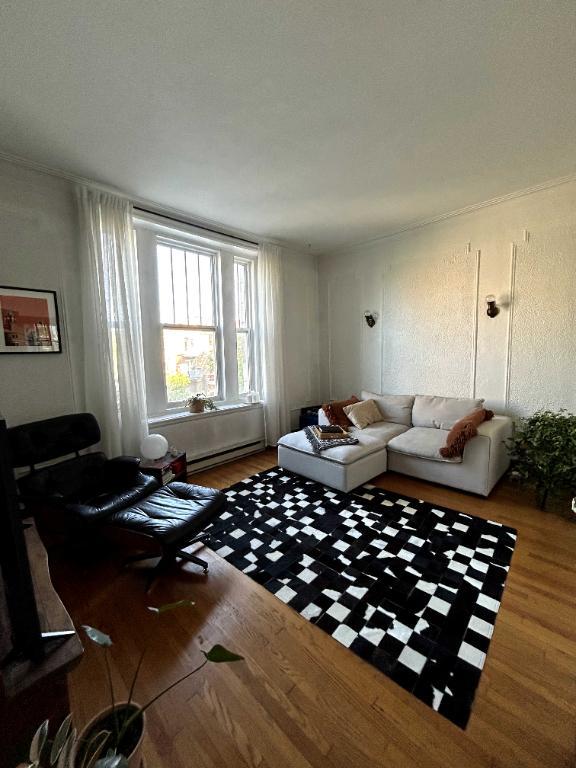 Grand condo 4 1/2 Plateau Mont-Royal | 2941389