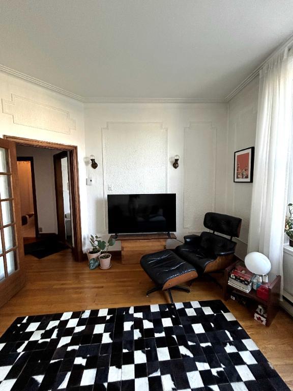 Grand condo 4 1/2 Plateau Mont-Royal | 2941389