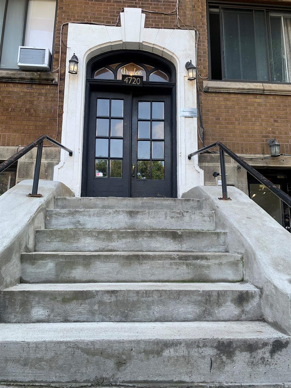 PRES DU METRO SNOWDON 3 CHAMBRES FERMEES- RENOVE | 2941441