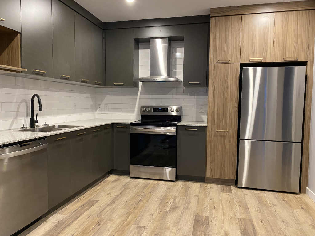 5 1/2 Avec 2 Chambres Et Cour Arrière | 2941446