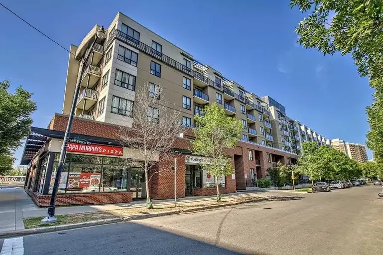 Bright big studio/loft condo | Calgary | 2941709
