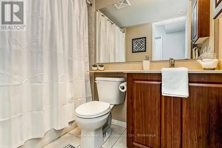 23 - 47 HAYS BOULEVARD | 23 - 47 HAYS BOULEVARD, Oakville | 2941922